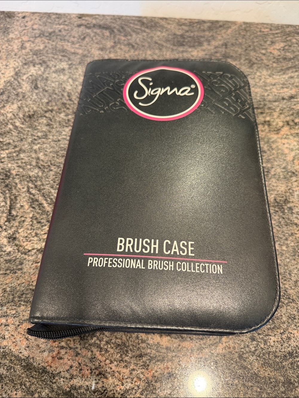 Sigma Beauty Hot Pink Brush Cleaning Mat with Brush Case - Picture 5 of 13
